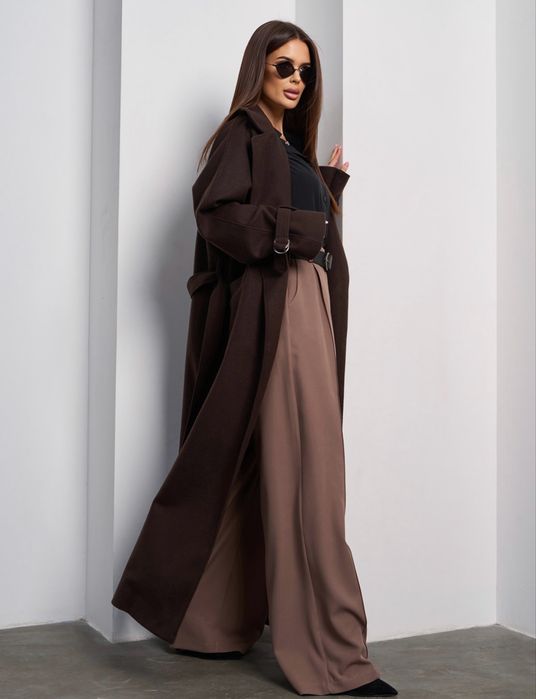 Довге пальто темно коричнового кольору С оверсайз