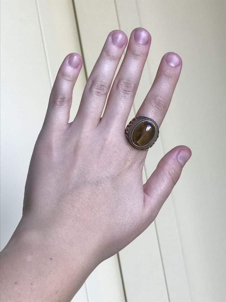 Sygnet masywny pierścionek obrączka z brązowym kamieniem 2 cm