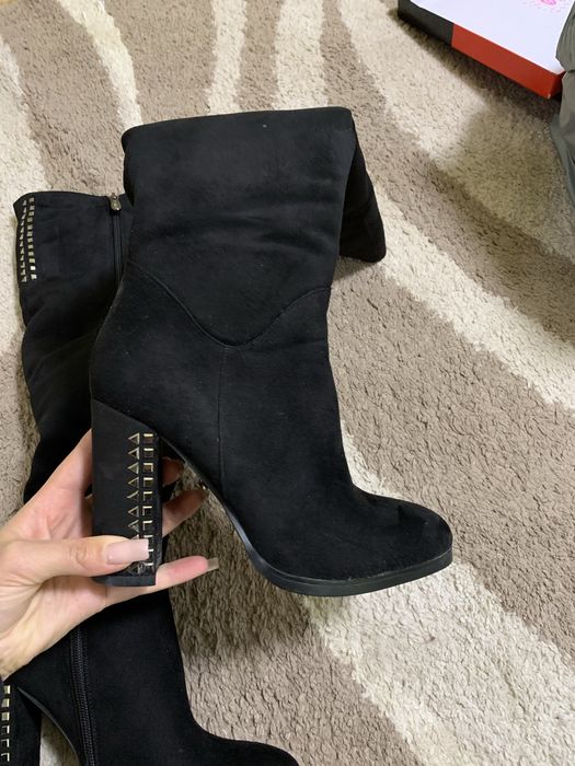 Чорні високі чоботи 38
