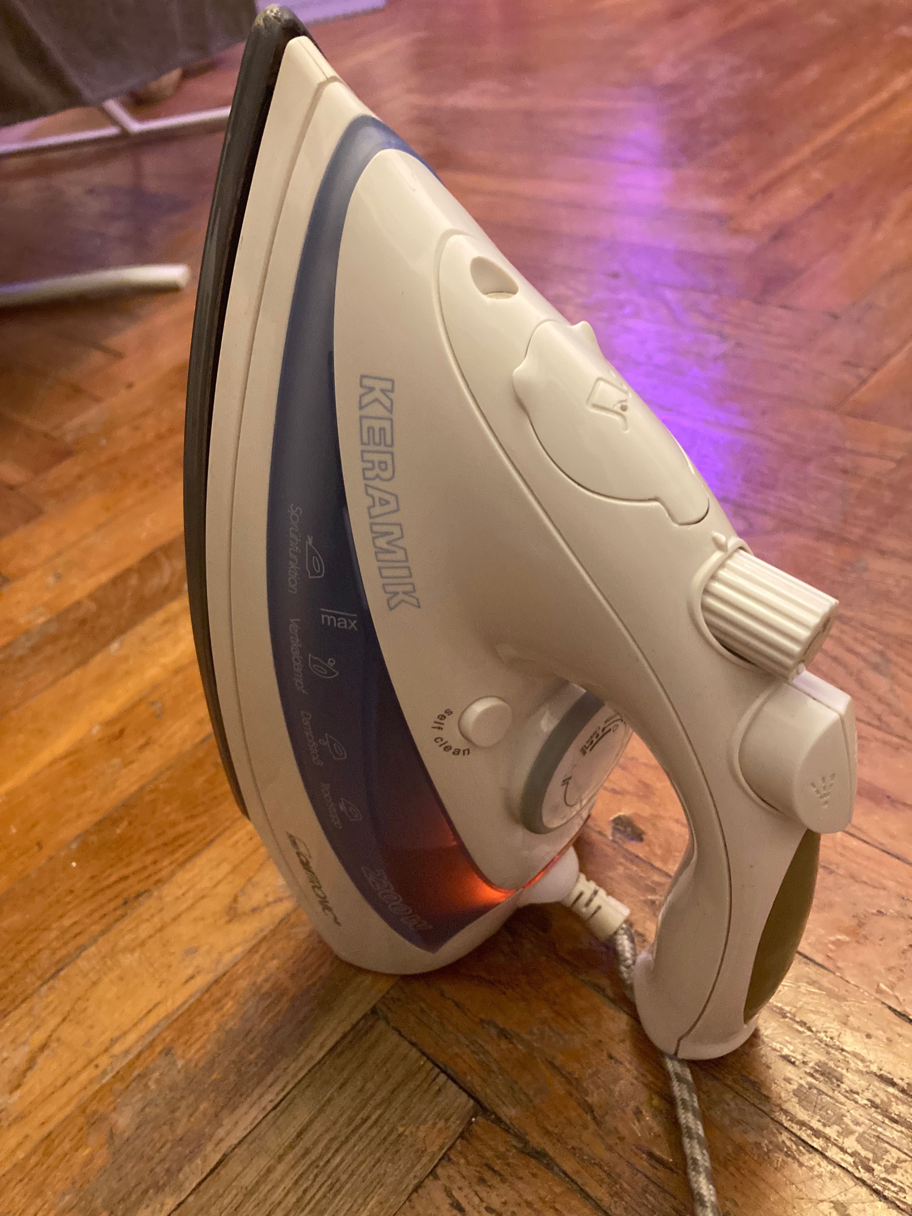 Żelazko Ciatronic 2200W (model DB 3061 K) - stan dobry