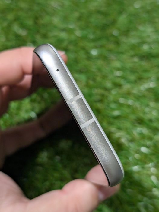 Google pixel Porcelain 8a 8/128Gb (20392) Neverlock  30 циклів