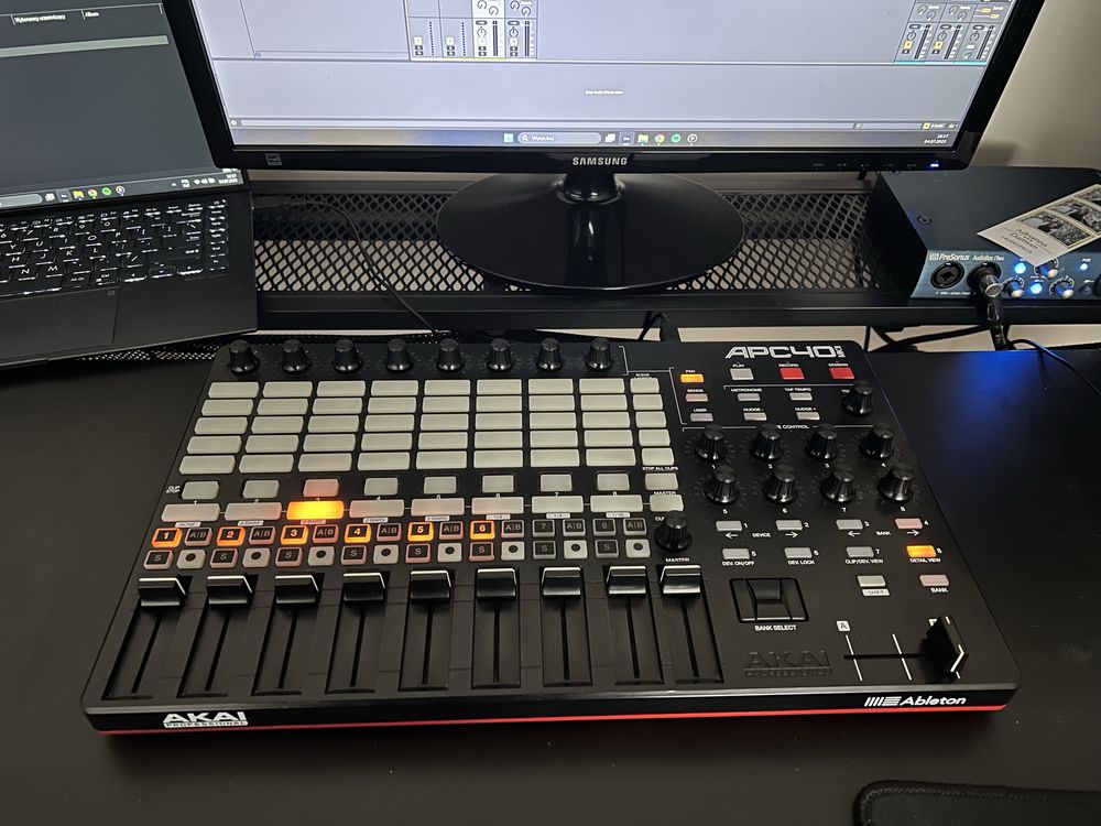 Akai APC40 MKII kontroler MIDI