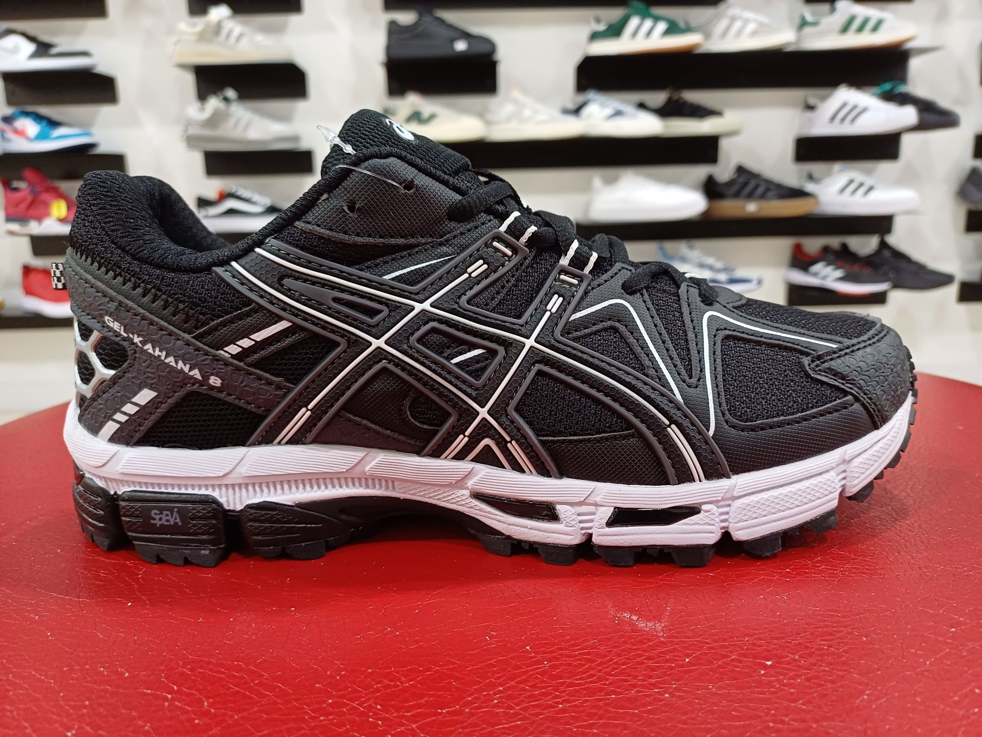 Кроссовки мужские Asics Gel Kahana 8