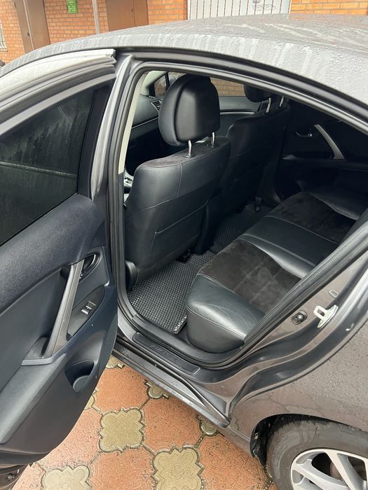 Продам Тойоту Авенсіс 2.0 АВТОМАТ не фарбована