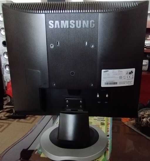 Samsung SyncMaster 710N 17" LCD Monitor, VGA/HDMI, Like New64409492190209121