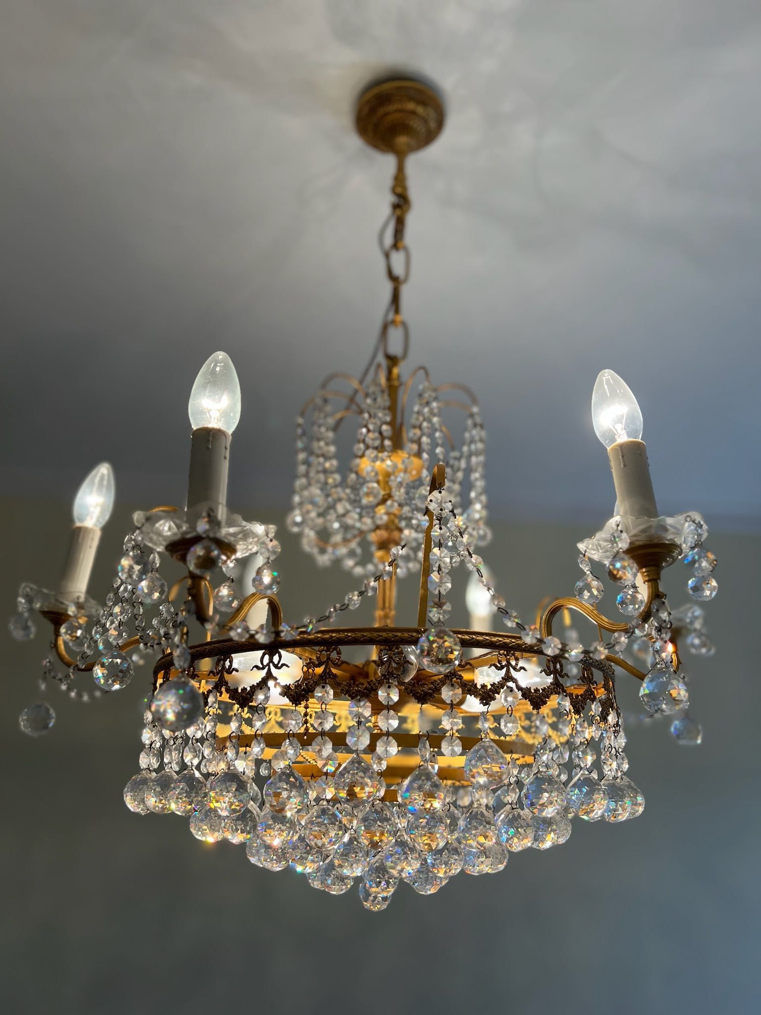 Lustre clássico em cristal — ótimo estado