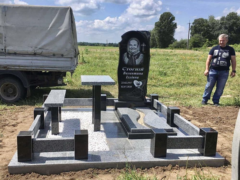 Гранітні пам’ятники воїнів ЗСУ гранит полимер фото стекло керамика