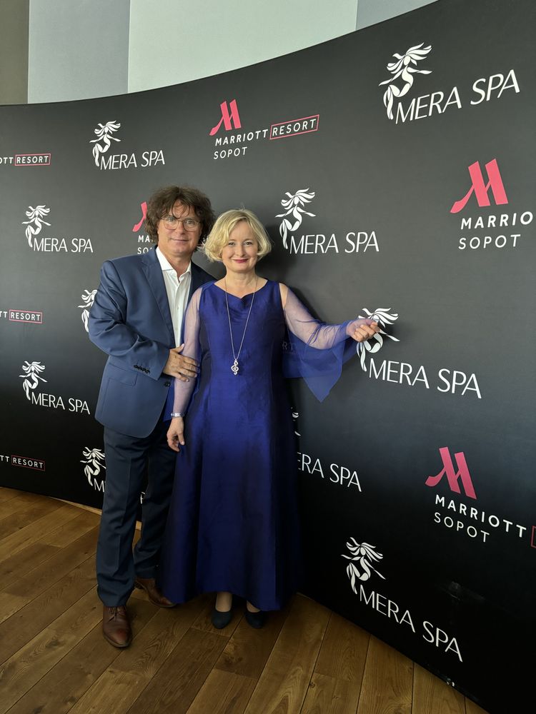 Pianista oprawa muzyczna Fortepian czarny Pomorskie Sopot Gdańsk