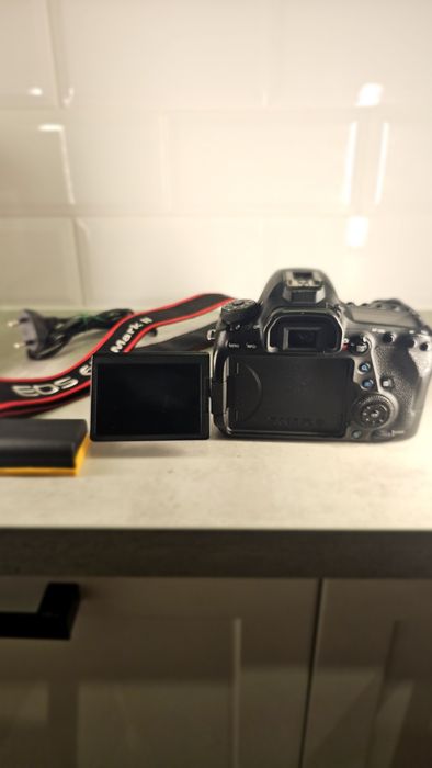 Canon EOS 6D Mark II w Bardzo Dobrym stanie