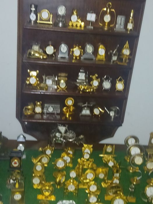 Coleção 100 relógios  minitura por 500 € ao cada 6,50  €