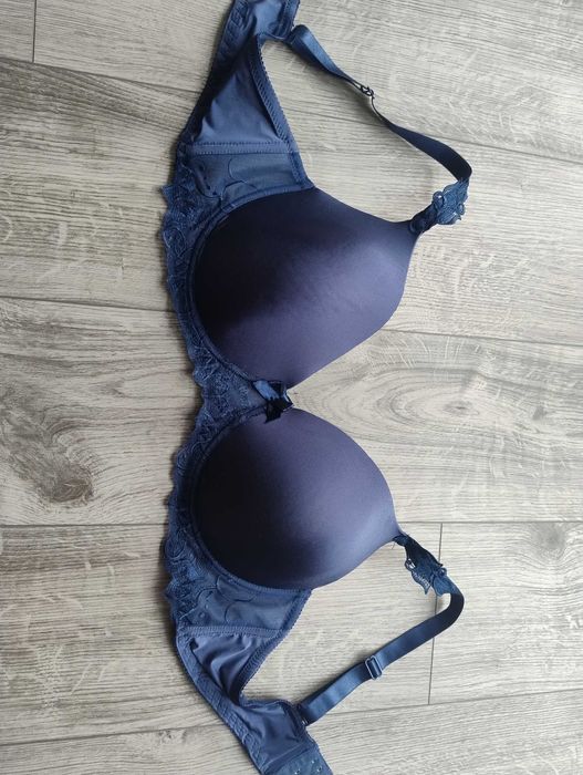 Biustonosz damski usztywniany