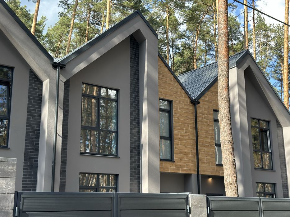 Таунхаус з великою земельною ділянкою. Є розтермінування