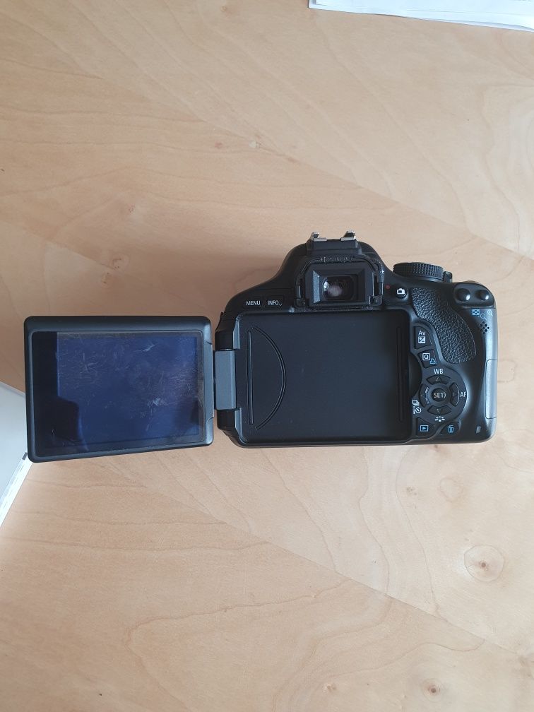 Canon EOS 600D body uszkodzone na części