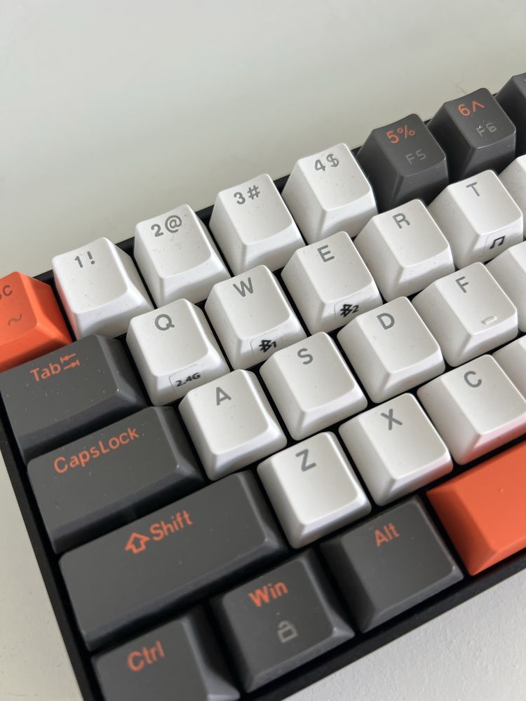 Klawiatura mechaniczna 60% bezprzewodowa - red switch