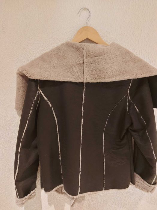 Casaco castanho com pêlo