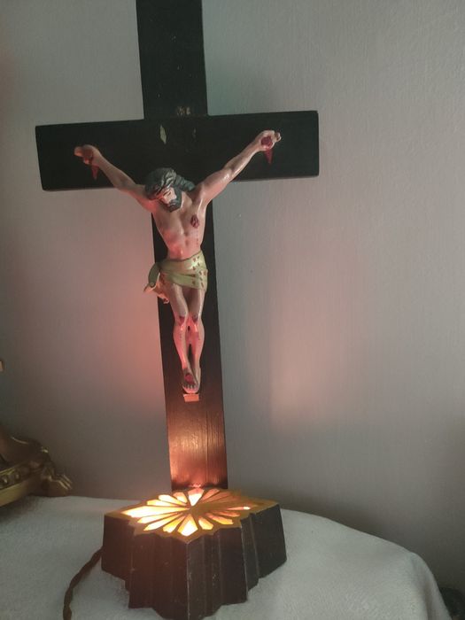 Cristo em Madeira Electrificado