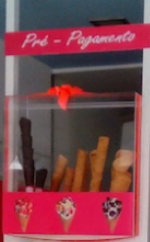 Expositor de cones de gelado suspeso