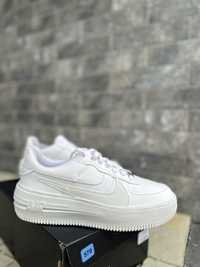 Оригінальні кросівки Nike Air Force 1 PLT.AF.ORM DJ9946 100
