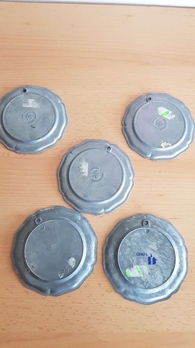 Dekoracyjne  talerze cynowe