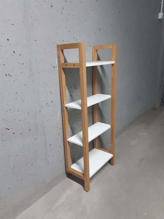 Półka drewniana do łazienki