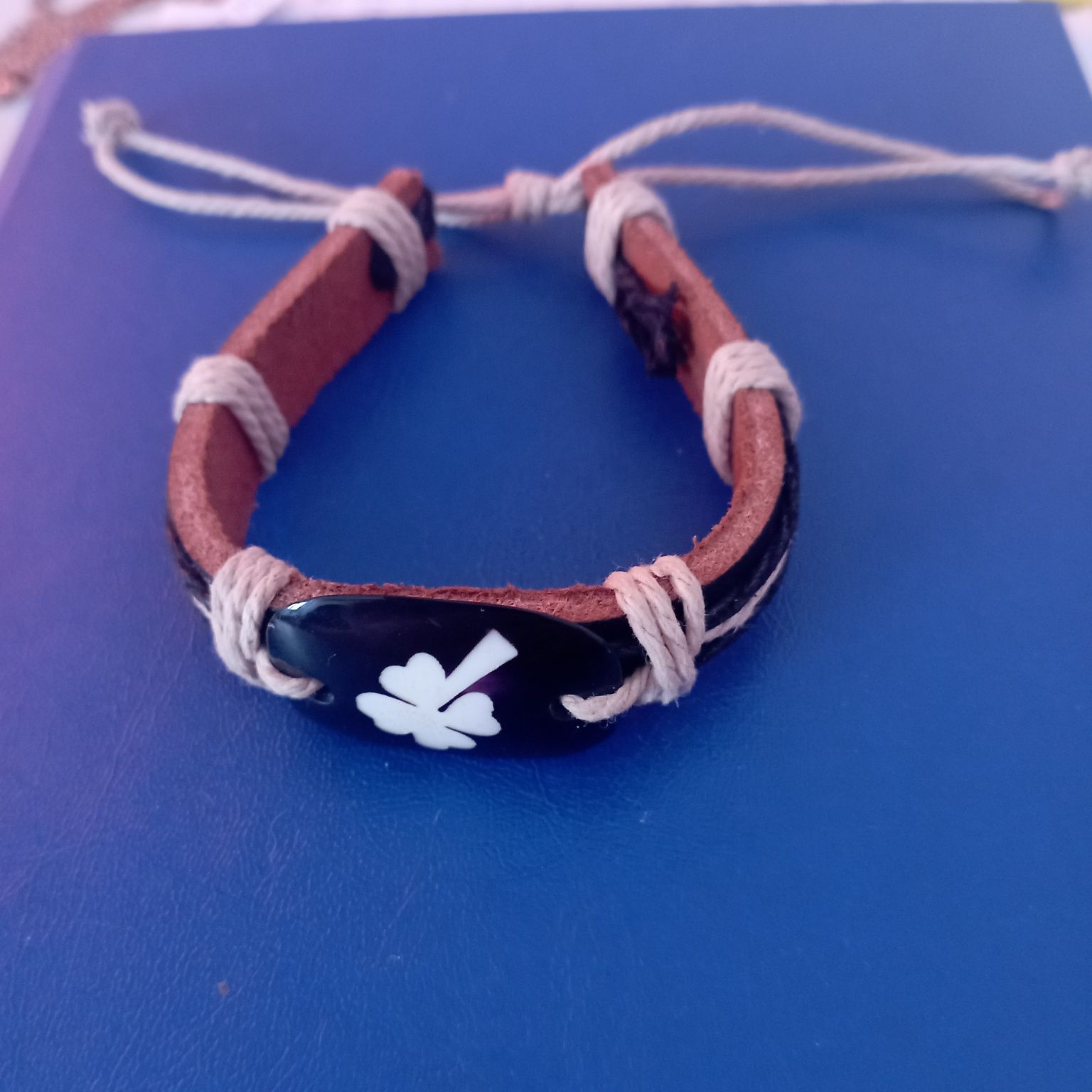 Pulseira com detalhe trevo