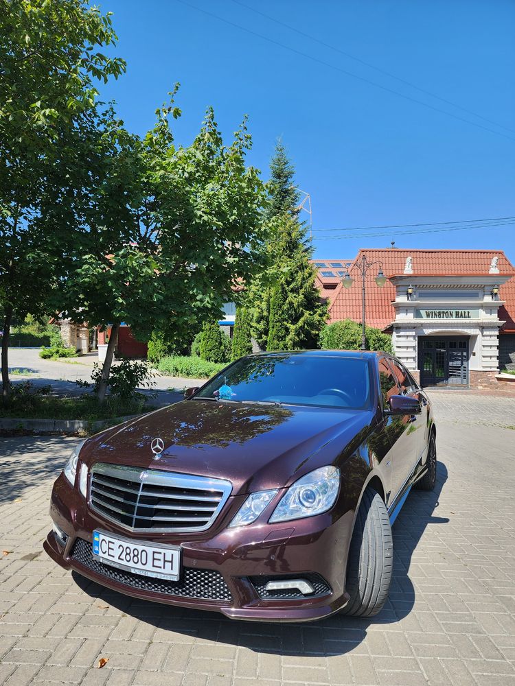 Mercedes-Benz 212 4 matic