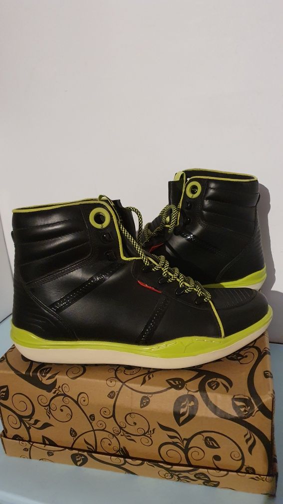 Buty męskie sportowe Puma lekko ocieplane Rozmiar 42 / wkładka 27 cm