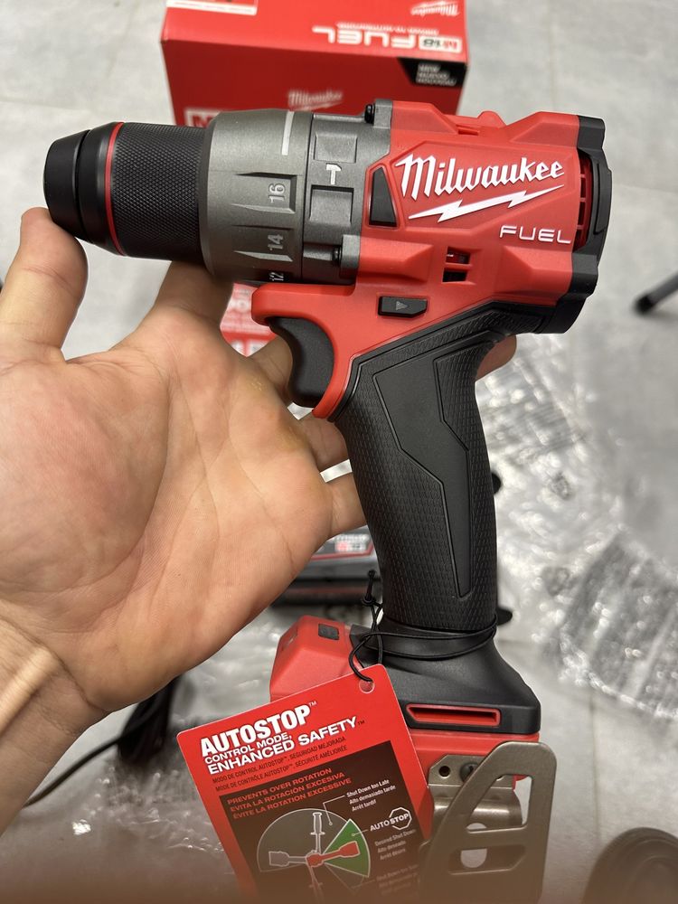 Безщоточная ударная дрель/шуруповерт Milwaukee 2904 M18 FUEL. USA