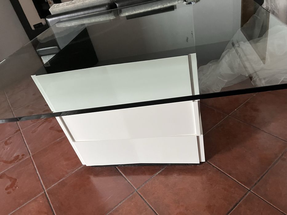 Mesa de jantar em vidro temperado