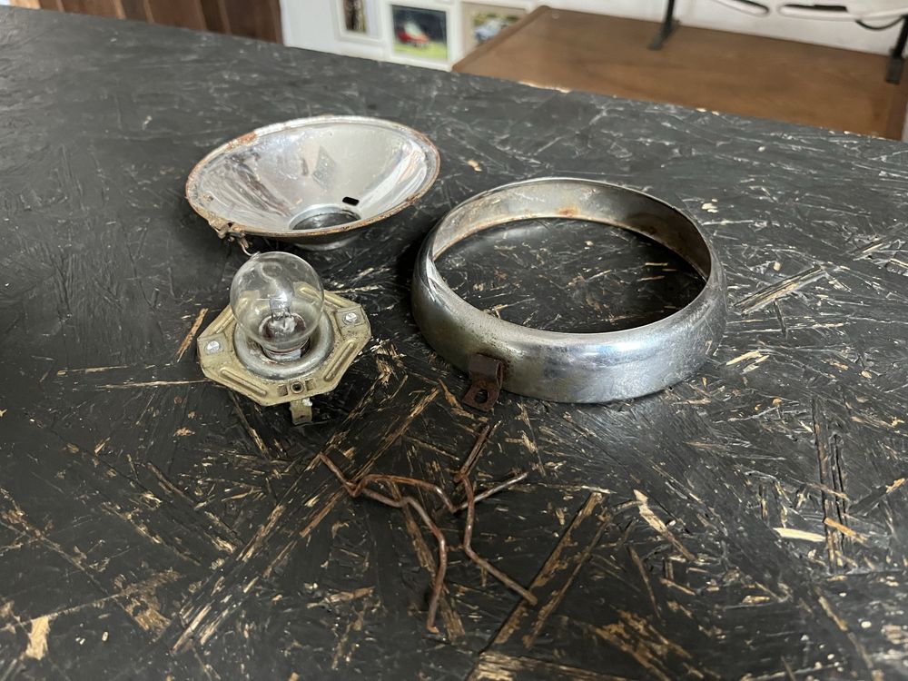ZZR Komar 230 Zak MR2 232 ramka oblysnik oprawka lampy przod oryginal