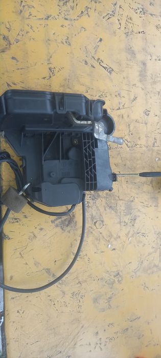 Замок на Мерседес w203 передний правый