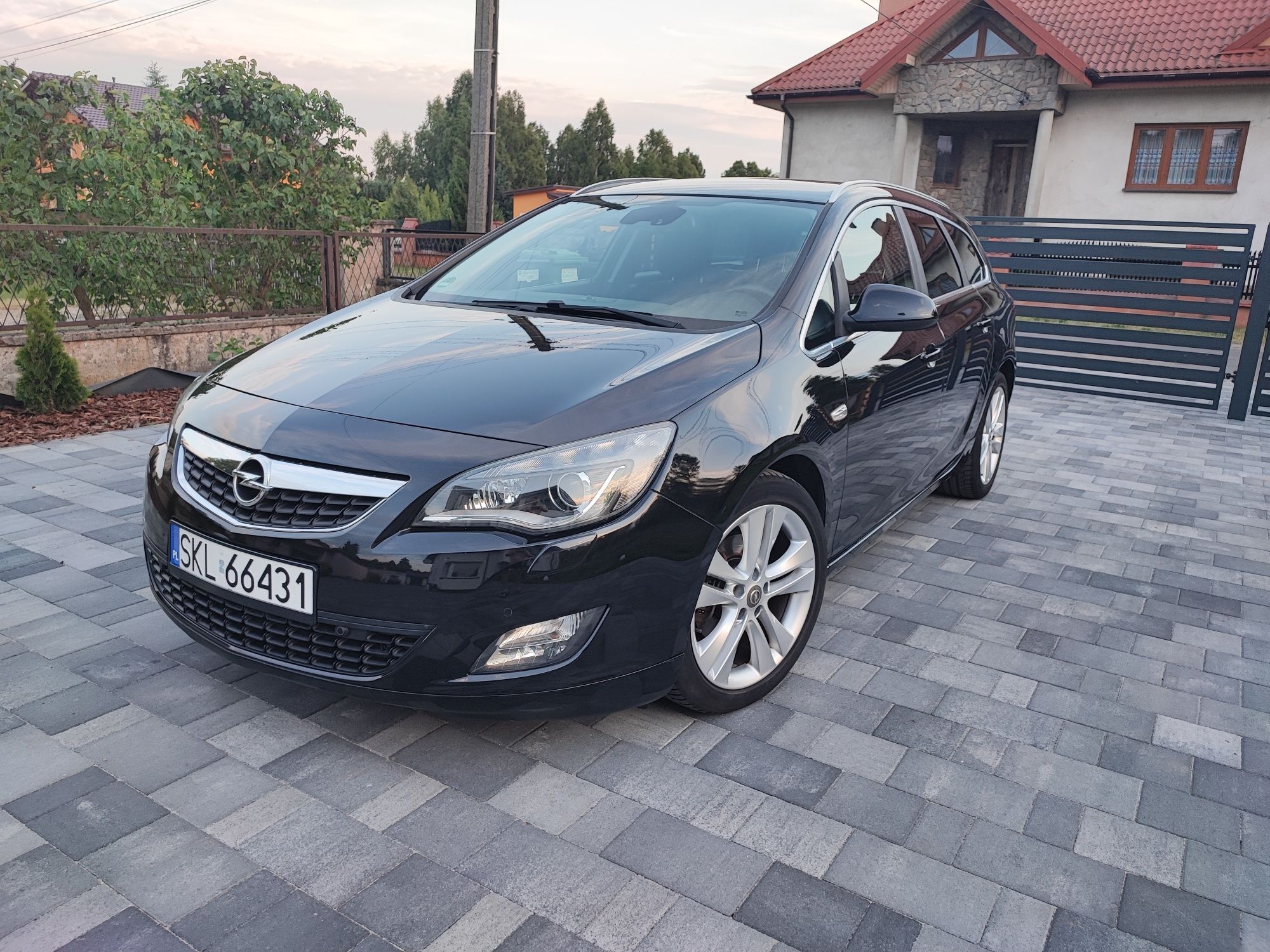 Opel Astra J cosmo 2.0cdti xenon Infinity