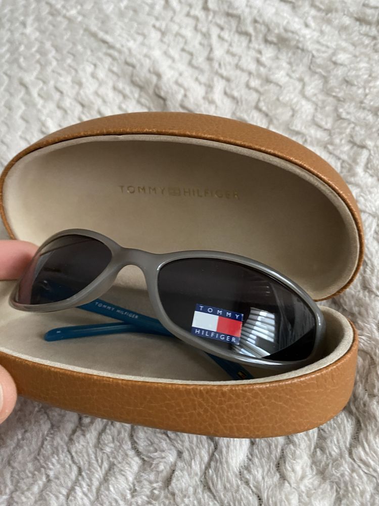 Tommy Hilfiger okulary przeciwsłoneczne meskie szare niebieskie