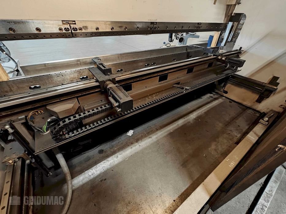 Prasa krawędziowa Bystronic PR 200x4100 – 6 osi, kompensacja (2006)