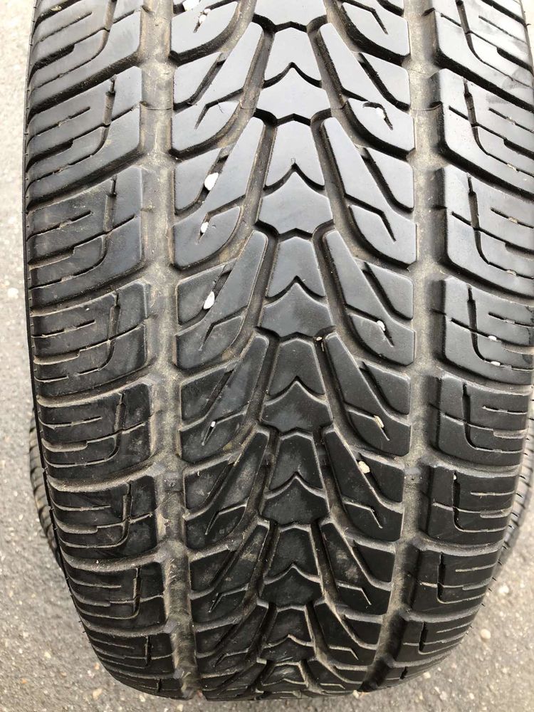 Шини майже нові 255/60 R17 Nexen, резина на мл або таурег
