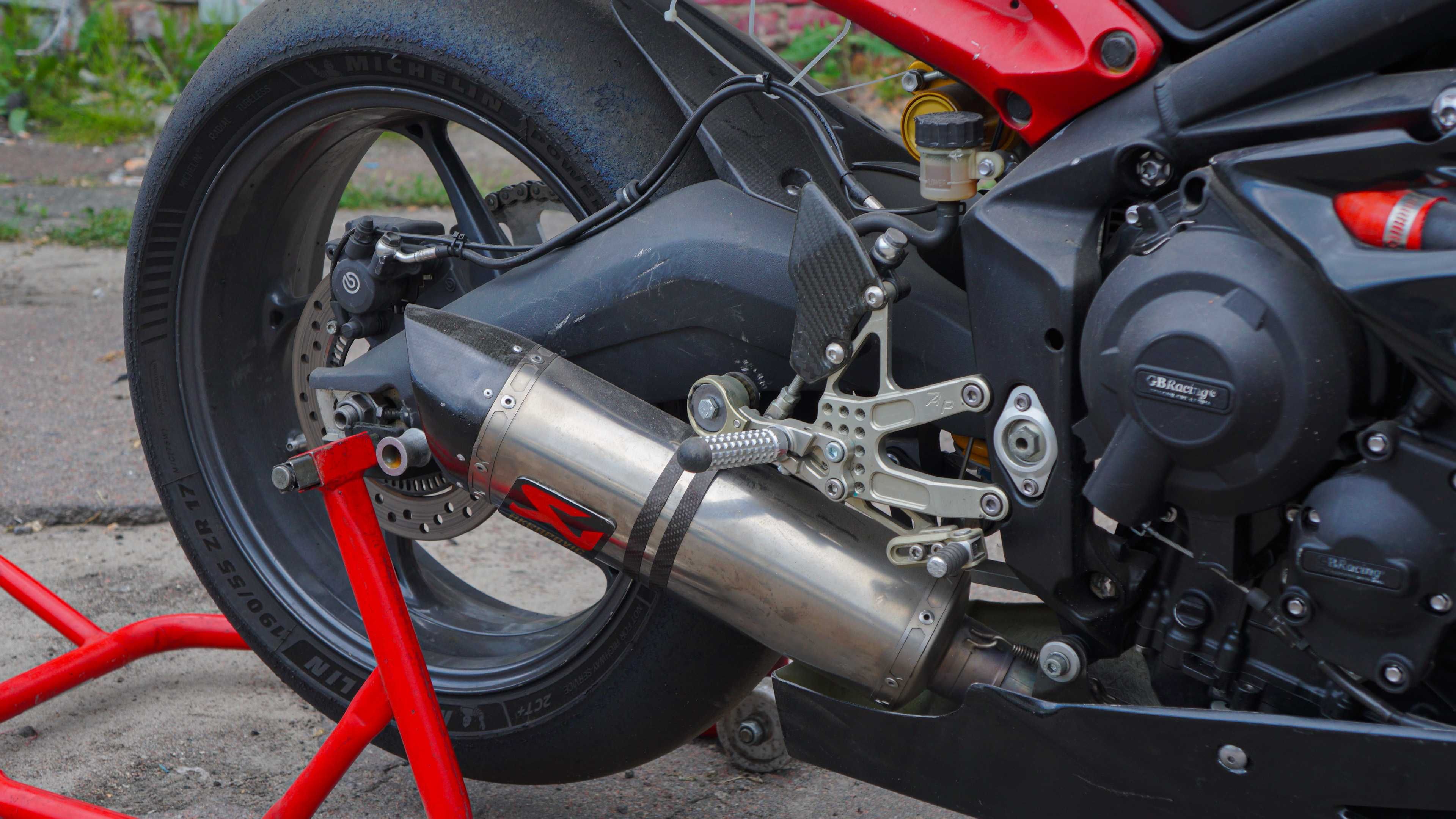 мотоцикл Triumph Daytona 675