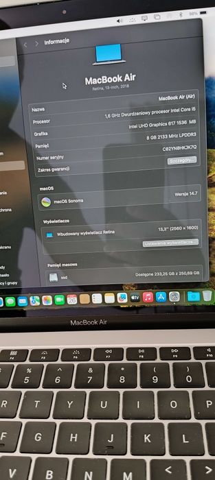 MacBook Air, i5, ram 8gb, ssd 256gb, rok 2019 zadbany