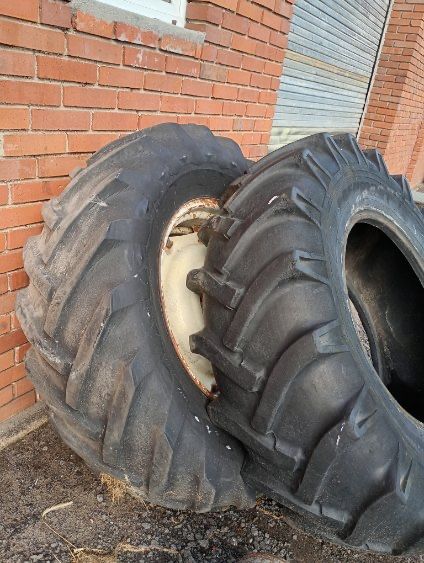 Koła  Plus sprzęgi kół bliźniaczych  Do Zetora seria 90 i bizona super