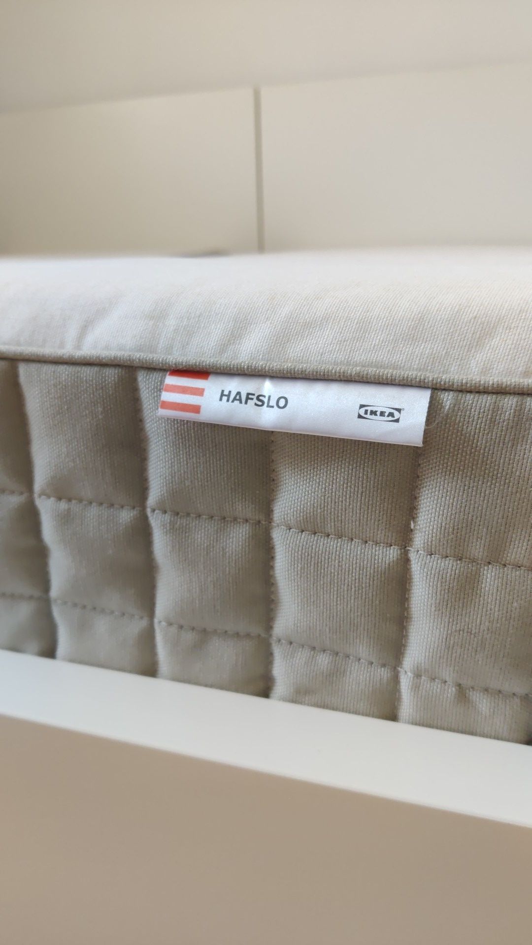 Cama Malm individual com colchão