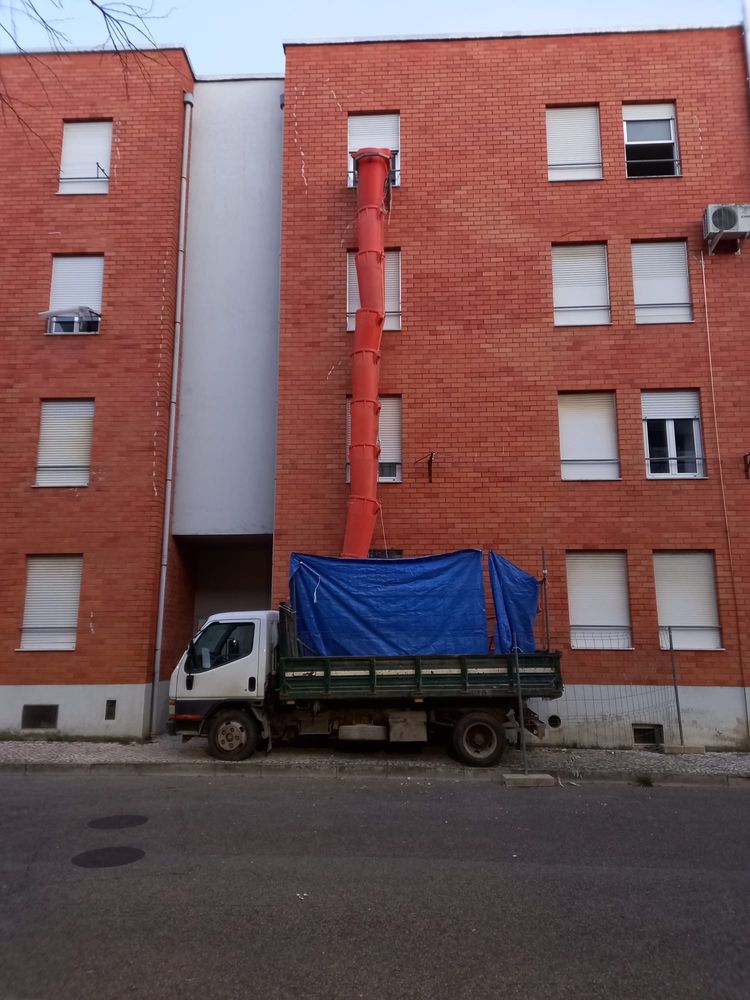 Serviço de Mini giratoria e carrinha basculante