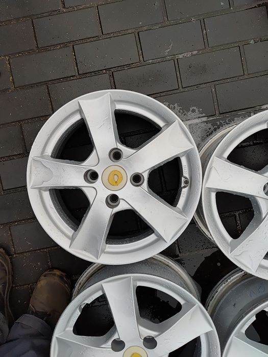 Felgi alufelgi 15 4x108 peugeot citroen 
Rozstaw szpilek 
ET
Szerokość