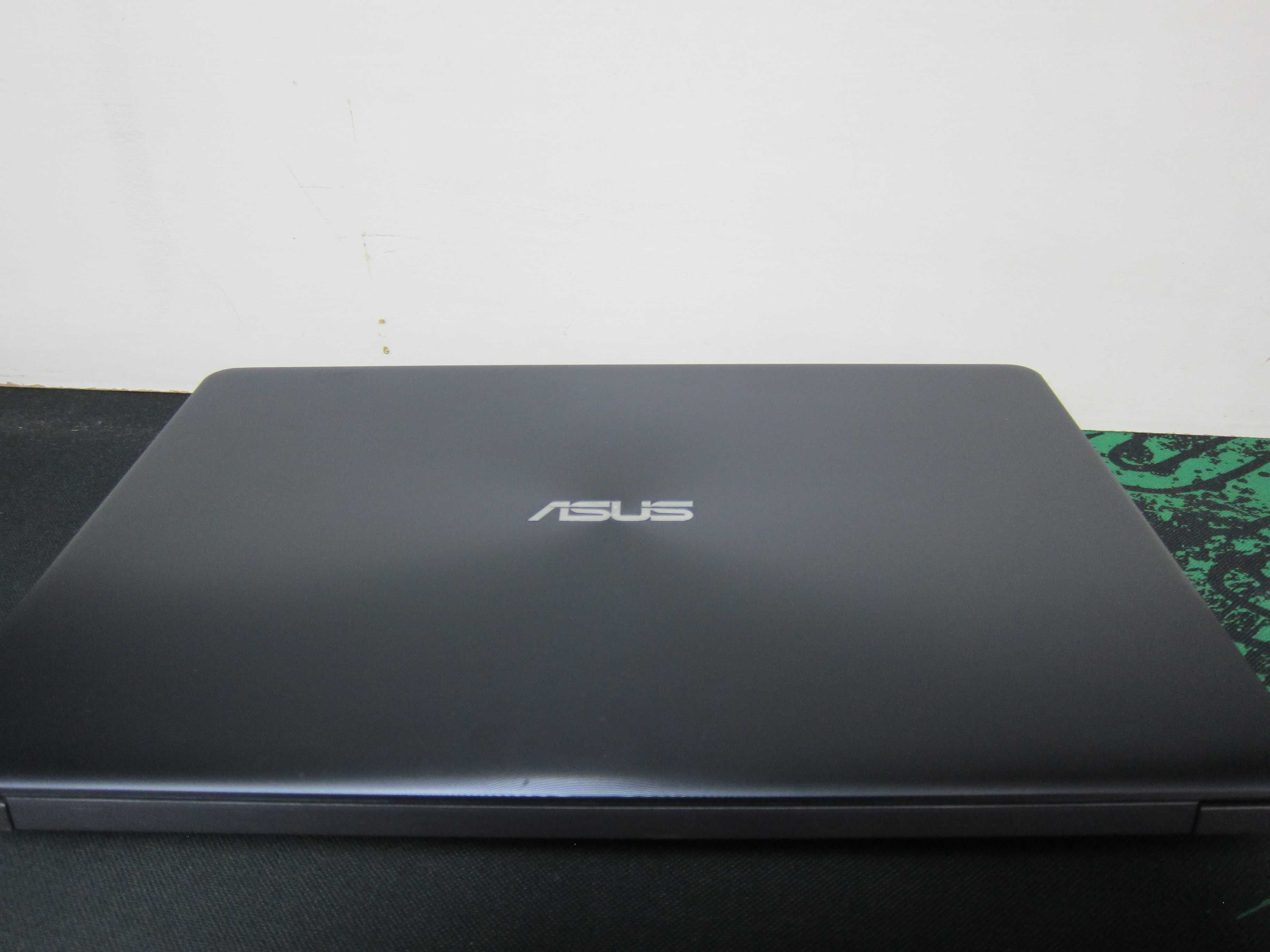 Asus X510Q/SSD 512gb/Экран 15.6"/Ram 8gb/AMD A12 9720P 3.60GHz/Wind 10