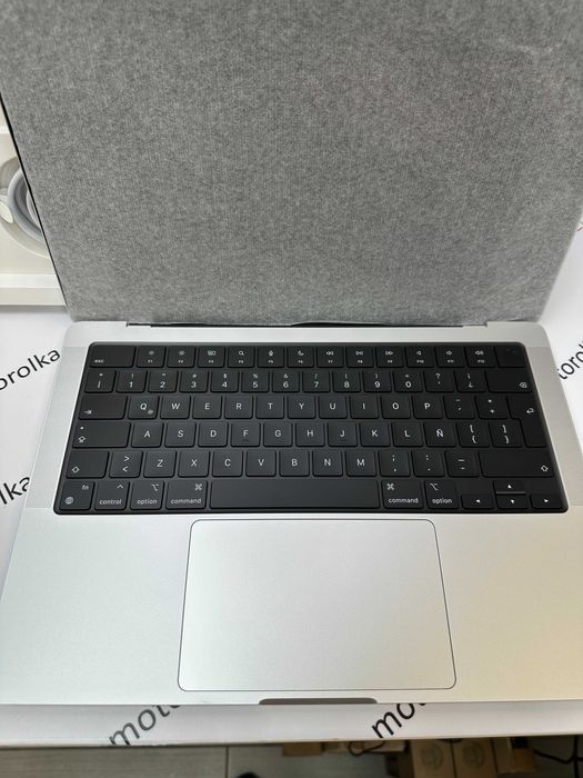 Ноутбук MacBook Pro 14 M1 Pro 10CPU/16GPU 16RAM 1TB SSD Silver NEW