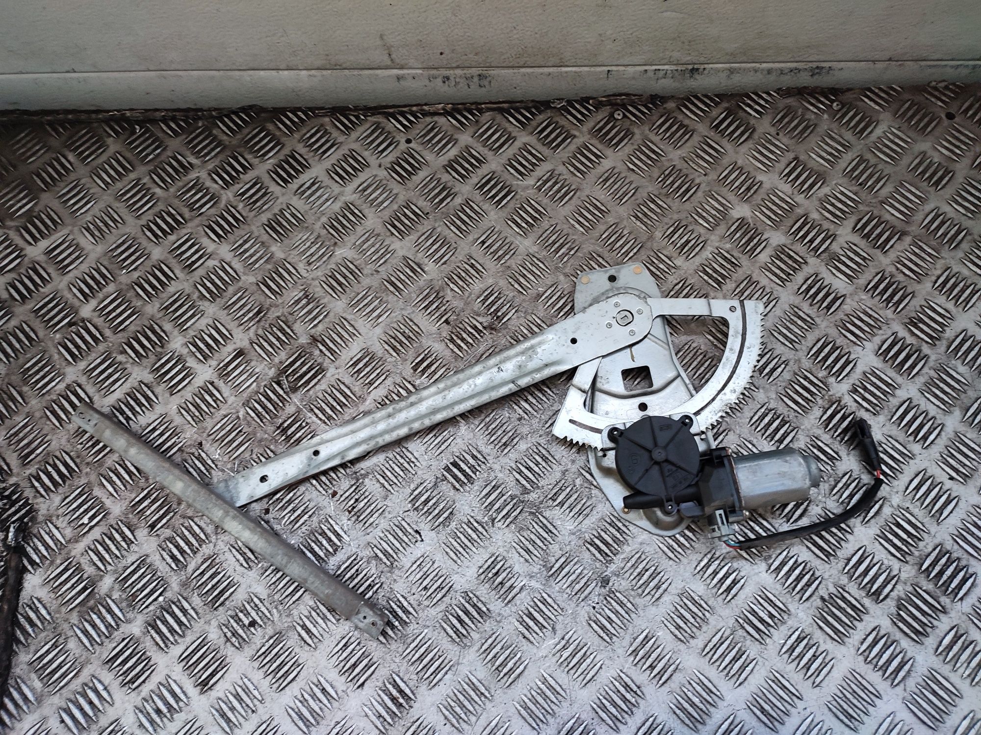 Ford Transit MK6 01-06r podnośnik szyby elektryczny lewy przód przedni
