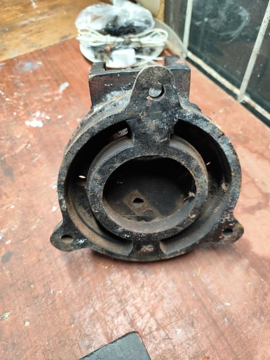 Продам тиски під ремонт