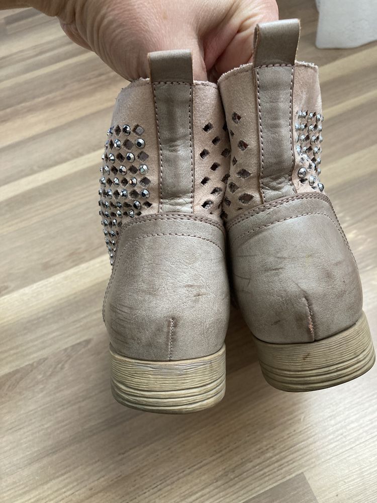 Buty botki rozmiar 39 DeeZee