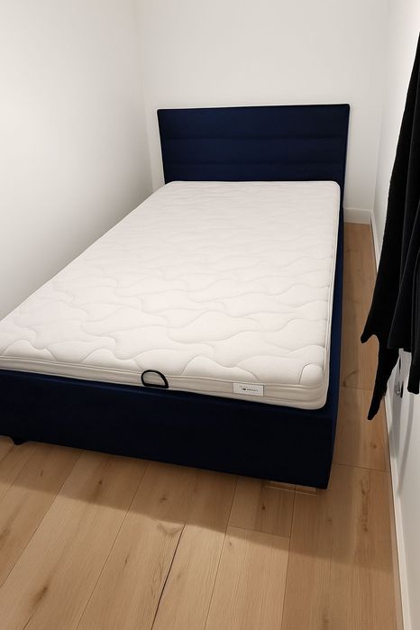 Łóżko tapicerowane welur granat