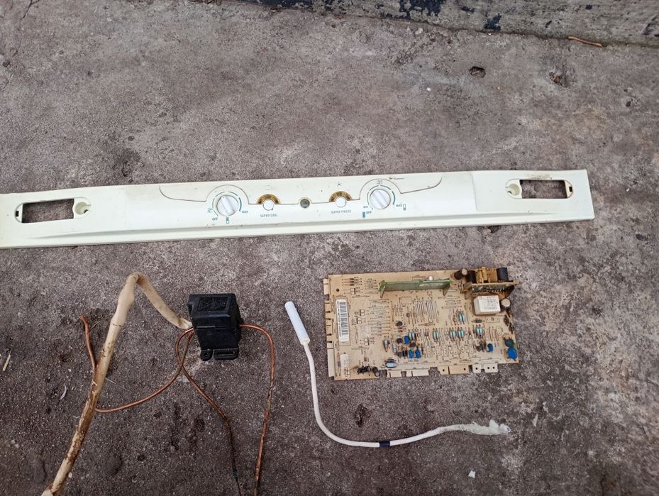 Запчасти холодильника ходпоин аристон