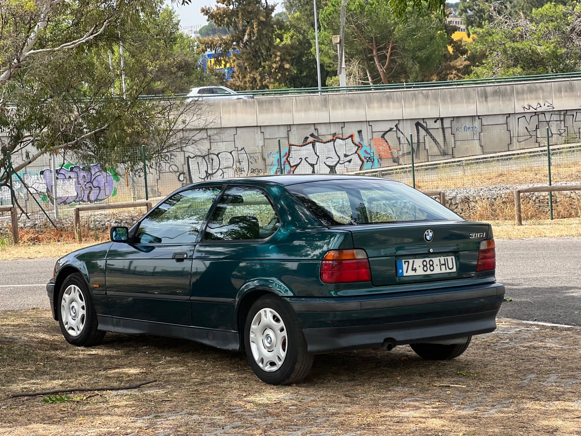 BMW E36 316i COMPACT com AC