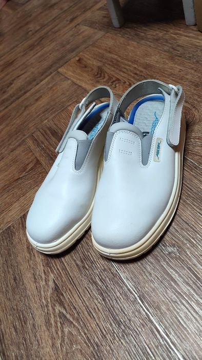 Професійні черевики 39р